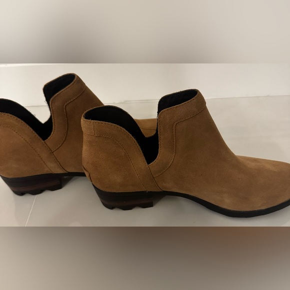 Sorel Women's Lolla Cut Out Suede Ankle Booties Camel Brown Stacked Heel Size 10 - Picture 5 of 11